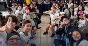 Câmara Municipal recebe visita de estudantes do 5º ano do Colégio Crescer para conhecer o parlamento municipal